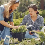 Mettre les mains dans la terre : la tendance bien-être qui suscite de l'intérêt