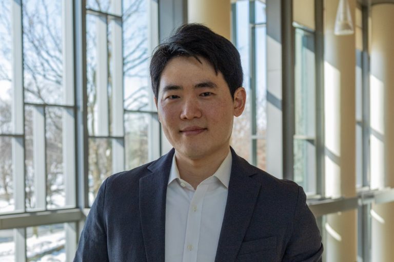 Avancement de la recherche sur le commerce international et création de communauté