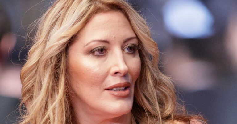 Mort de Loana : découvrez la relation compliquée avec sa fille Mindy après des années de conflit