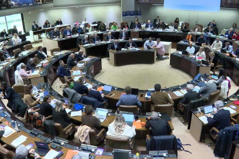 Thomas Cazenave élu maire de Bordeaux : Bègles bascule à droite, avenir de Bordeaux Métropole en question