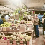 Des consommateurs de plus en plus nombreux soutiennent l'agriculture biologique malgré les offensives