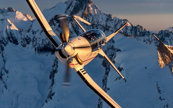 Thales équipe les futurs avions d’entraînement PC-7 français d’un nouveau système radio