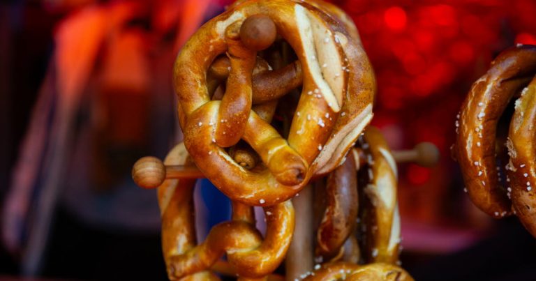 Le saviez-vous. D'où vient le bretzel ? Découvrez les origines légendaires de cet emblème alsacien