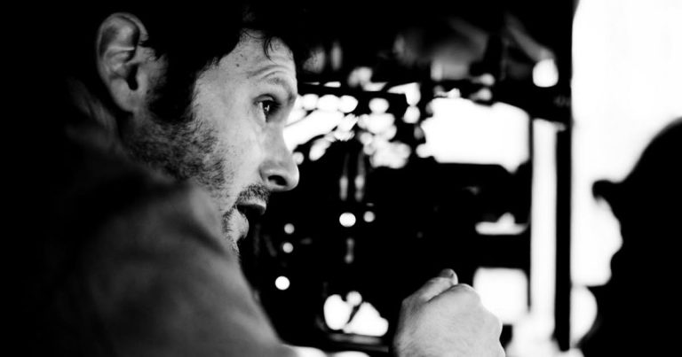 Hugo Becker, acteur messin, navigue entre cinéma et théâtre avec succès