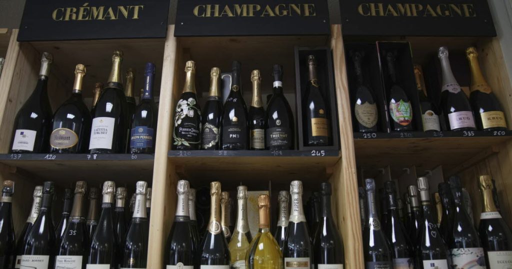 Savoie : à 70 et 75 ans, ils volent du champagne dans les supérettes en raison de leur retraite faible