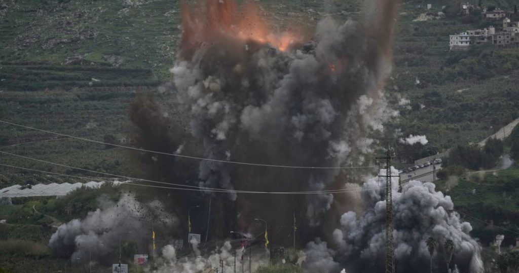 Guerre au Moyen-Orient : frappes israéliennes sur des ponts au Liban, Beyrouth redoute une invasion