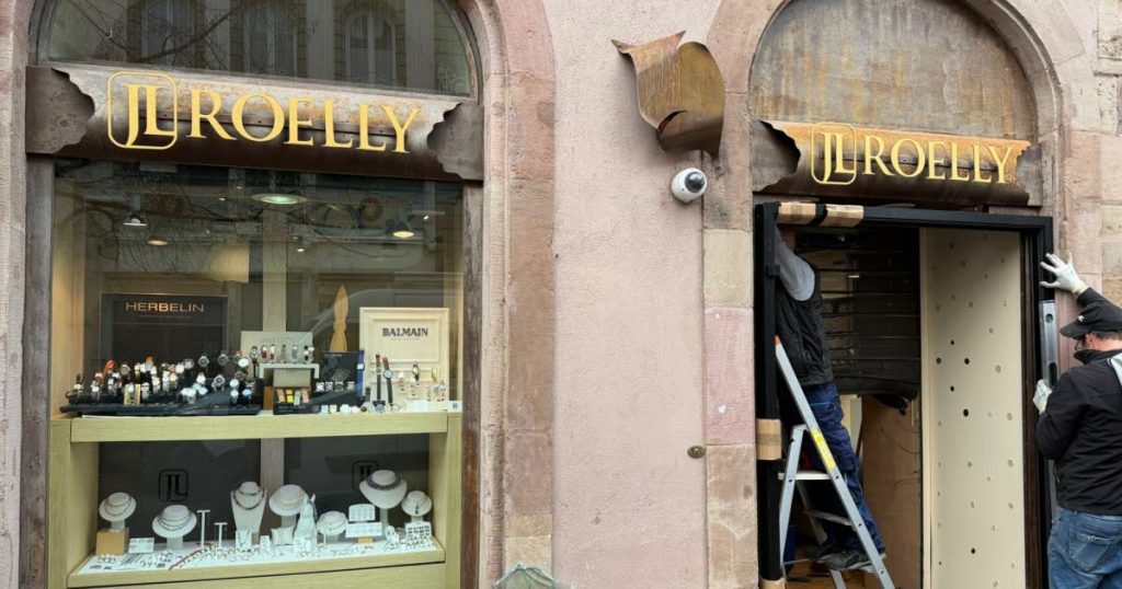 Colmar : Cambriolage de la bijouterie Roelly en pleine nuit avec une voiture-bélier