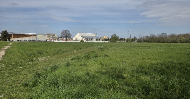 Drôme : un centre sportif avec salle de musculation, dojo et hébergements pour le VRDR