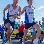 Ekiden de Bron : six coureurs unis pour franchir la ligne d’arrivée du marathon