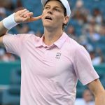 Tennis : Jannik Sinner atteint les demi-finales des Masters 1000 de Miami