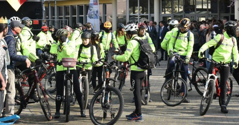 Bischwiller : les Raideurs fous commencent leur périple de 900 km à vélo