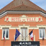 Désinfox : Un maire peut-il retirer le drapeau européen du fronton de sa mairie ?