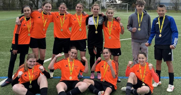 Drusenheim : les filles du collège remportent le titre de championnes d'Académie en football