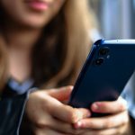 Interdiction des réseaux sociaux aux moins de 15 ans : les élus conservateurs prennent le contrôle ! Quel avenir pour nos enfants ?