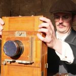 Arras : rencontre avec Alexandre, un photographe et historien passionné qui fait vivre l'art de la photo rétro