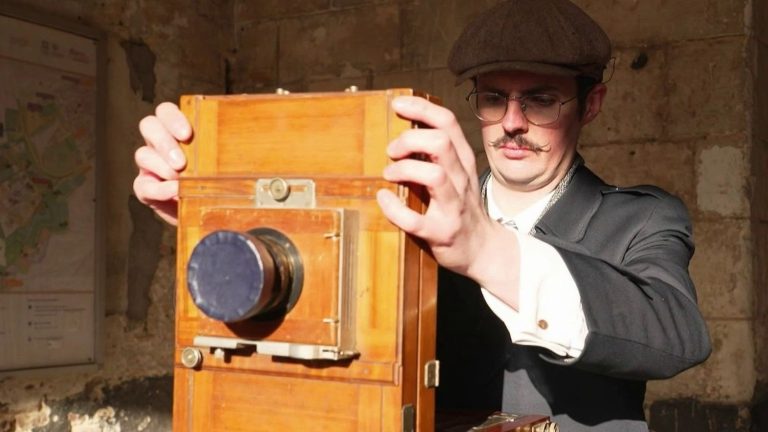 Arras : rencontre avec Alexandre, un photographe et historien passionné qui fait vivre l'art de la photo rétro