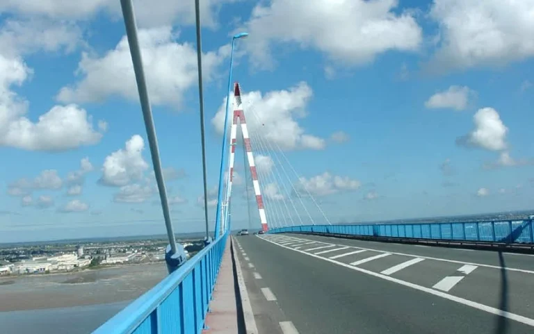 Suicide du pont de Saint-Nazaire : les recherches restent infructueuses