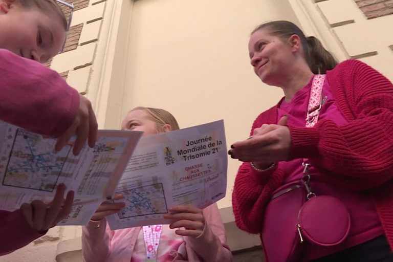 Chasse aux chaussettes : sensibilisation à la trisomie 21 et réussite des enfants trisomiques