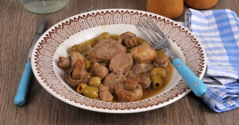 Sauté de veau aux olives : recette simple et savoureuse à découvrir