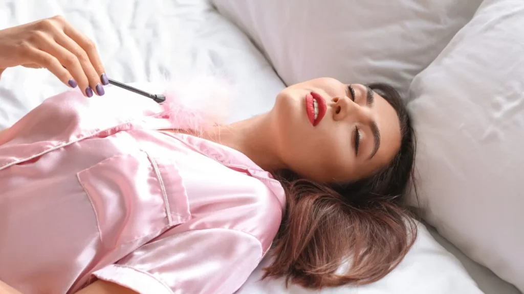 8 pratiques osées au lit que les femmes souhaitent tester, selon une sexologue