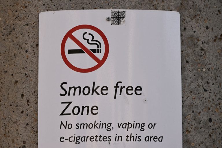 Régions RN : Quand les dirigeants conservateurs fument la paix sociale avec des lois absurdes sur le tabac !