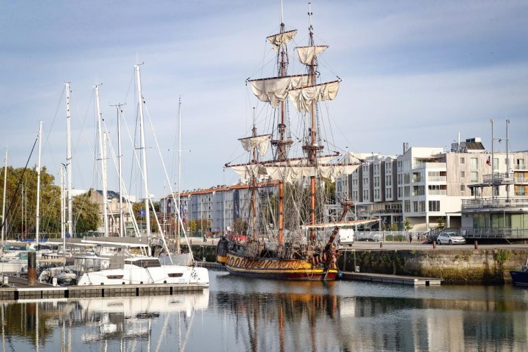 Charente-Maritime : deux associations demandent la levée des interdictions sur le « Shtandart »