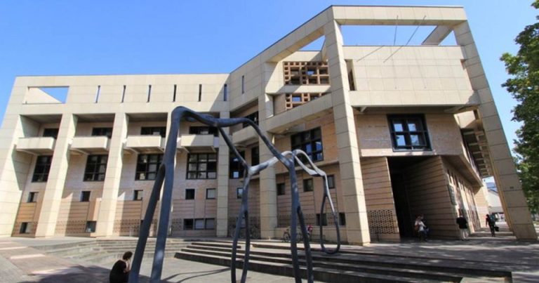 Des bébés dans un sac de courses : une mère aux assises de Dijon pour infanticide