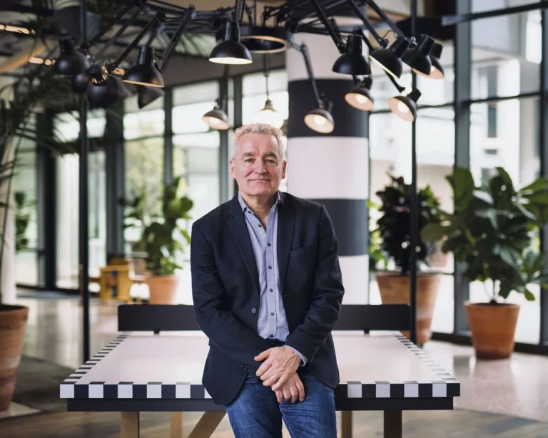 Christophe Lime, conseiller municipal communiste à Besançon, lutte contre la gestion privée de l'eau