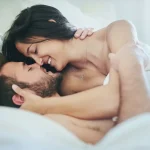 Boostez votre libido : une sexologue recommande de créer une 'sex bucket list'.