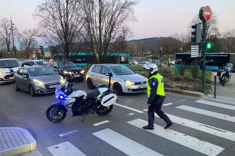 VIDEO. Bouchons, transports gratuits et vélo : les enjeux de mobilité à Besançon pour 2026