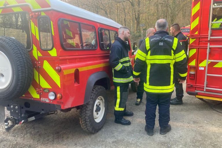 Feu de forêt actif près de Charleville-Mézières : situation à suivre