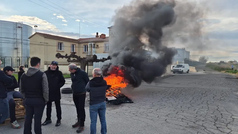 L'accès au dépôts pétrolier de Lucciana est aussi bloqué.