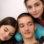 Mobilisation des enseignants et parents pour une lycéenne menacée d'expulsion du territoire