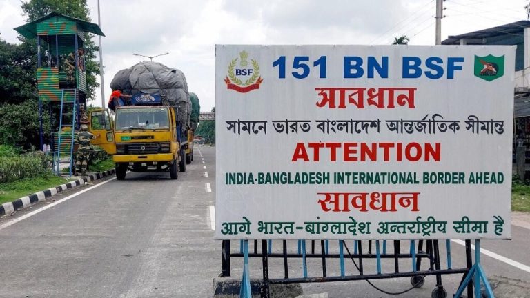 À la frontière du bon sens : l'Inde déploie serpents et crocodiles, pendant que nos dirigeants conservateurs s'égarent !