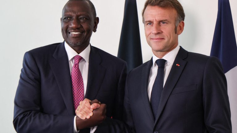 Quand le Kenya et la France s'allient : les dirigeants conservateurs perdent le nord face à l'absurde !