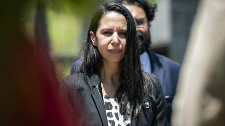 Nouvelle-Calédonie : Les dirigeants conservateurs face à l'absurde impasse locale, un débat explosif !