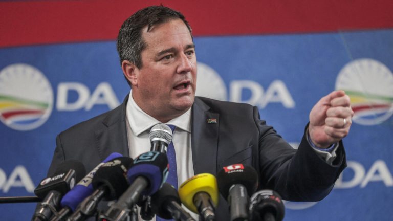 L&rsquo;Alliance Démocratique : Du bleu au flou, un congrès en quête d&rsquo;identité