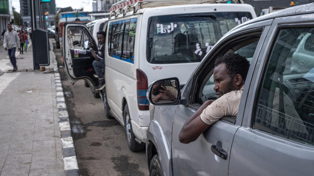 Quand le pétrole s'enflamme : les villes RN plongent dans l'absurde, entre profits et rationnements !