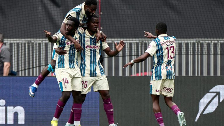 Samatta : Le Premier But d’un Long Chemin d’Anonymat