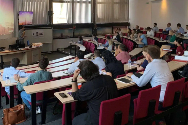 Les Formations à l&rsquo;IA : Vers une Spécialisation Métier en France