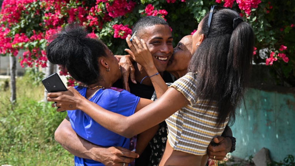 Cuba libère 2010 prisonniers pour Pâques : une farce des dirigeants conservateurs face à l'absurde!