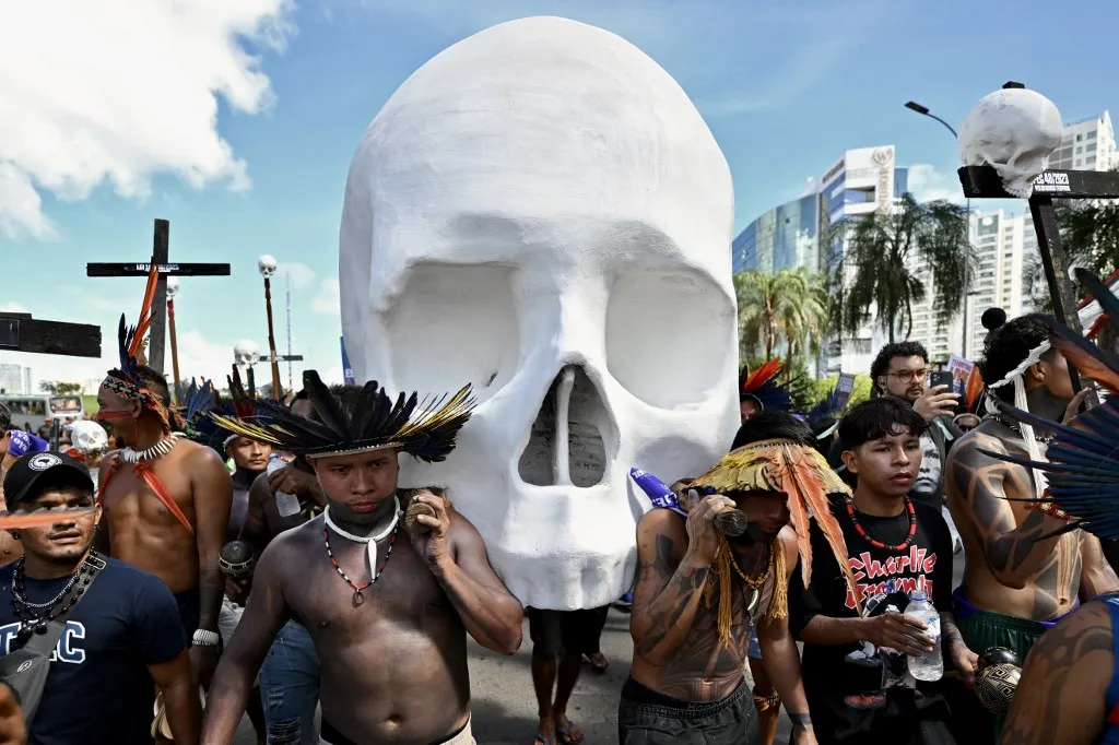 Brésil : Les autochtones en lutte pour leur survie face à l'absurde inaction des dirigeants conservateurs
