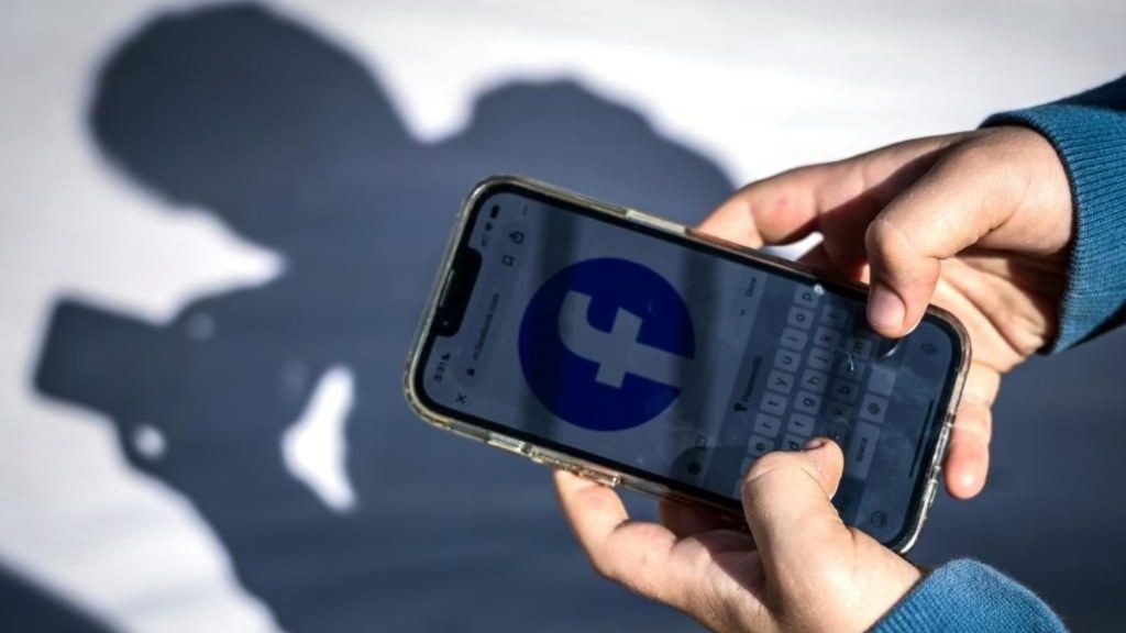 La Grèce censure les jeunes de moins de 15 ans sur les réseaux sociaux : une absurdité conservatrice !