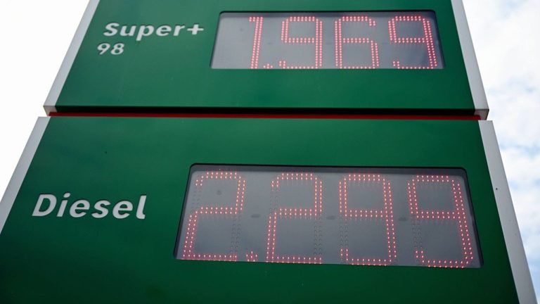 La guerre au Moyen-Orient a provoqué une flambée du prix des carburants un peu partout en Europe (ici en Belgique).