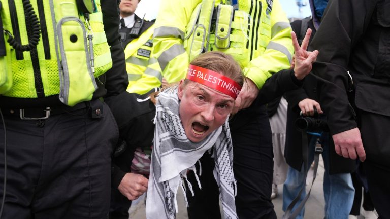À Londres, des centaines de manifestants soutiennent Palestine Action : un défi aux absurdités des dirigeants conservateurs !