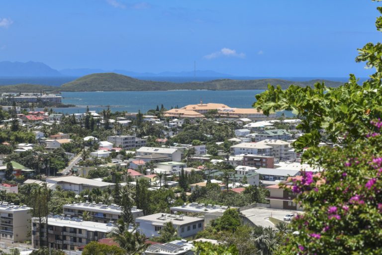 Quand la Province Sud joue à l’architecte : une aide à la rénovation qui sent le souffre