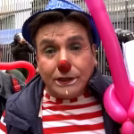 Bolivie : des clowns en colère contre des dirigeants conservateurs et leur réforme éducative absurde !