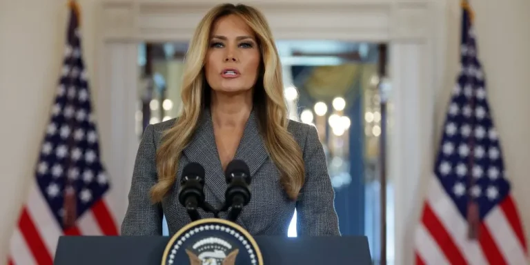 Melania Trump se dissocie des crimes d'Epstein : quand les dirigeants conservateurs ignorent l'absurde !