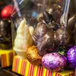 Quand les œufs en chocolat cachent les racines chrétiennes : les absurdités des villes RN sous l'œil des conservateurs