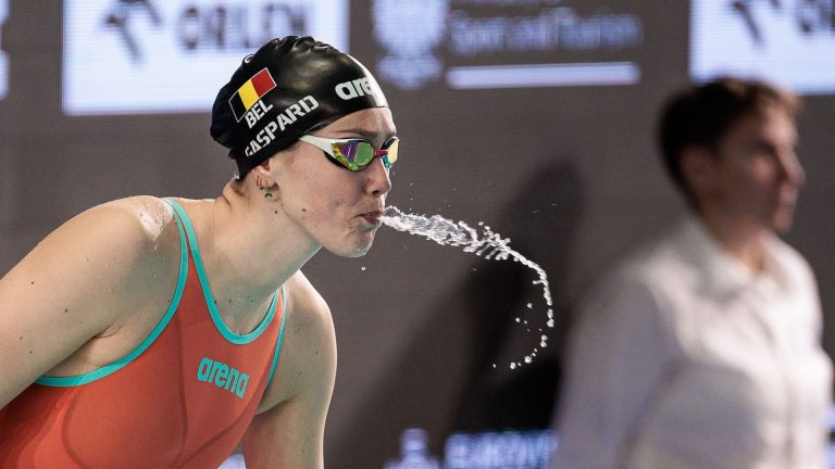 Florine Gaspard pulvérise son record belge au 50m brasse et décroche sa place pour l’Euro